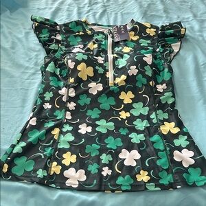 Soneven Women's Clover Print Top - Green and Yellow top size small